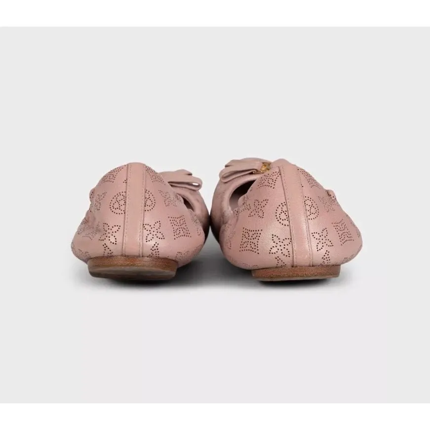 Louis Vuitton Louis Vuitton Pink Perforated Leather Flats - Size 40 Pre-owned Pink Leather Good - Model View