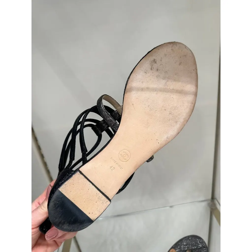 Chanel T-Strap Metallic Gunmetal Zip Sandals Size 42 pre-owned Black Leather Good - Inside View