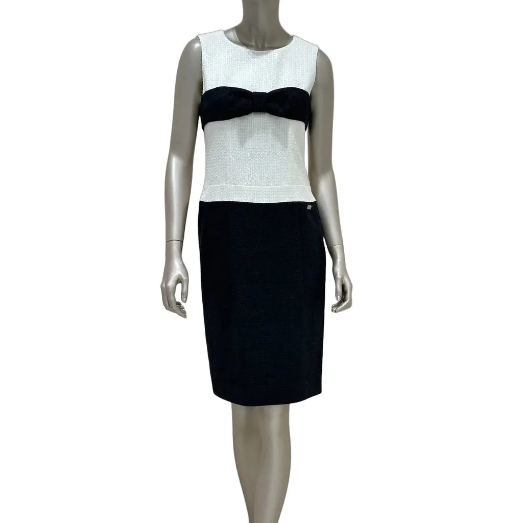 Chanel S/S 2009 Black & White Tweed Bow Dress sz.38 Pre-owned Black Tweed Good - Front View