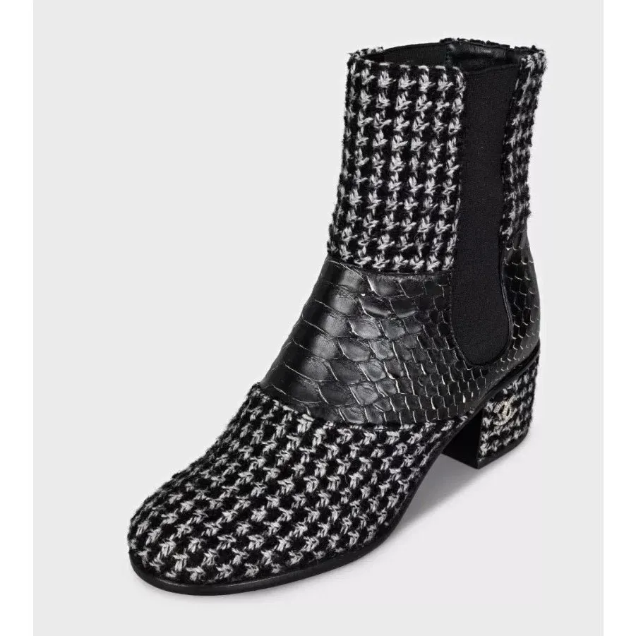 Chanel Tweed Ankle Boots, Size 38.5 Pre-owned MultiColor Tweed Good - Inside View
