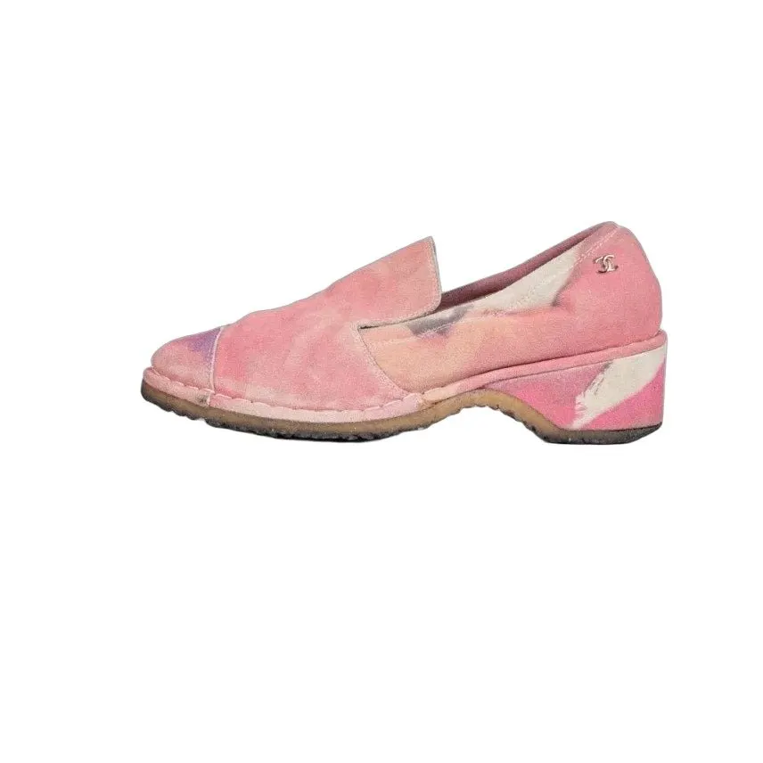 Chanel Pink Suede Pumps with Iconic Logo - Size 38 Pre-owned Pink Suede Good - Front View