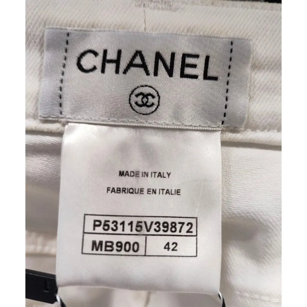 Chanel White Straight-Leg Jeans with Crystal Accents sz.42 Pre-owned White Cotton Good - Box View