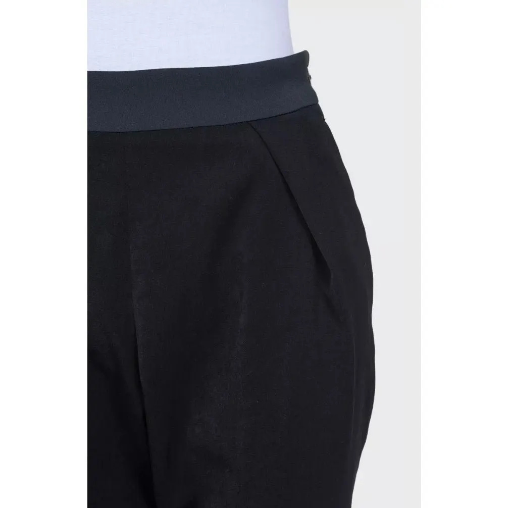 Issey Miyake Black Fitted Trousers - US 2 | XS pre-owned Black Good - Model View