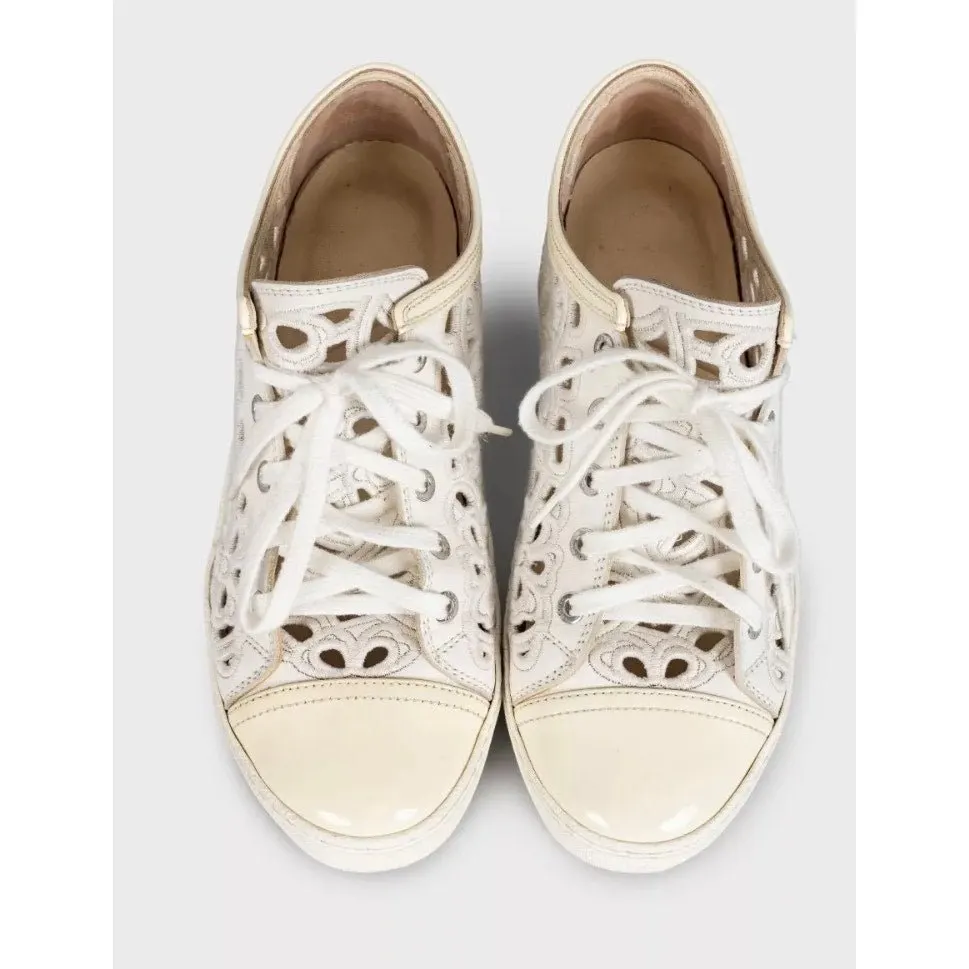 Chanel White Perforated Textile Lace-Up Sneakers EU 38 pre-owned White Lace Good - Back View