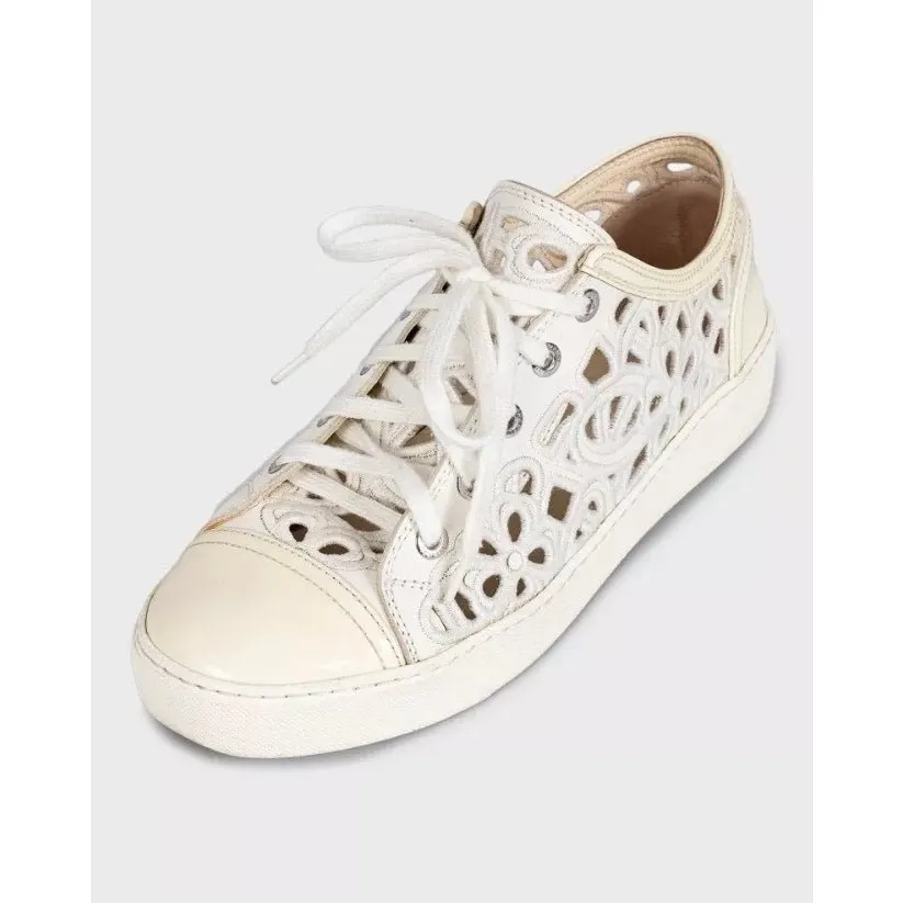 Chanel White Perforated Textile Lace-Up Sneakers EU 38 pre-owned White Lace Good - Inside View