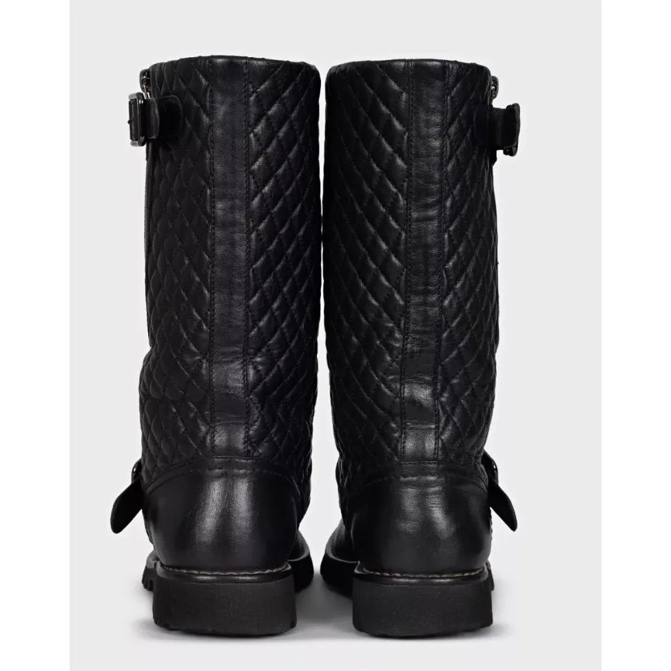 Chanel Black Quilted Leather Over-The-Knee Boots Sz.39,5 Pre-owned Black Leather Good - Model View