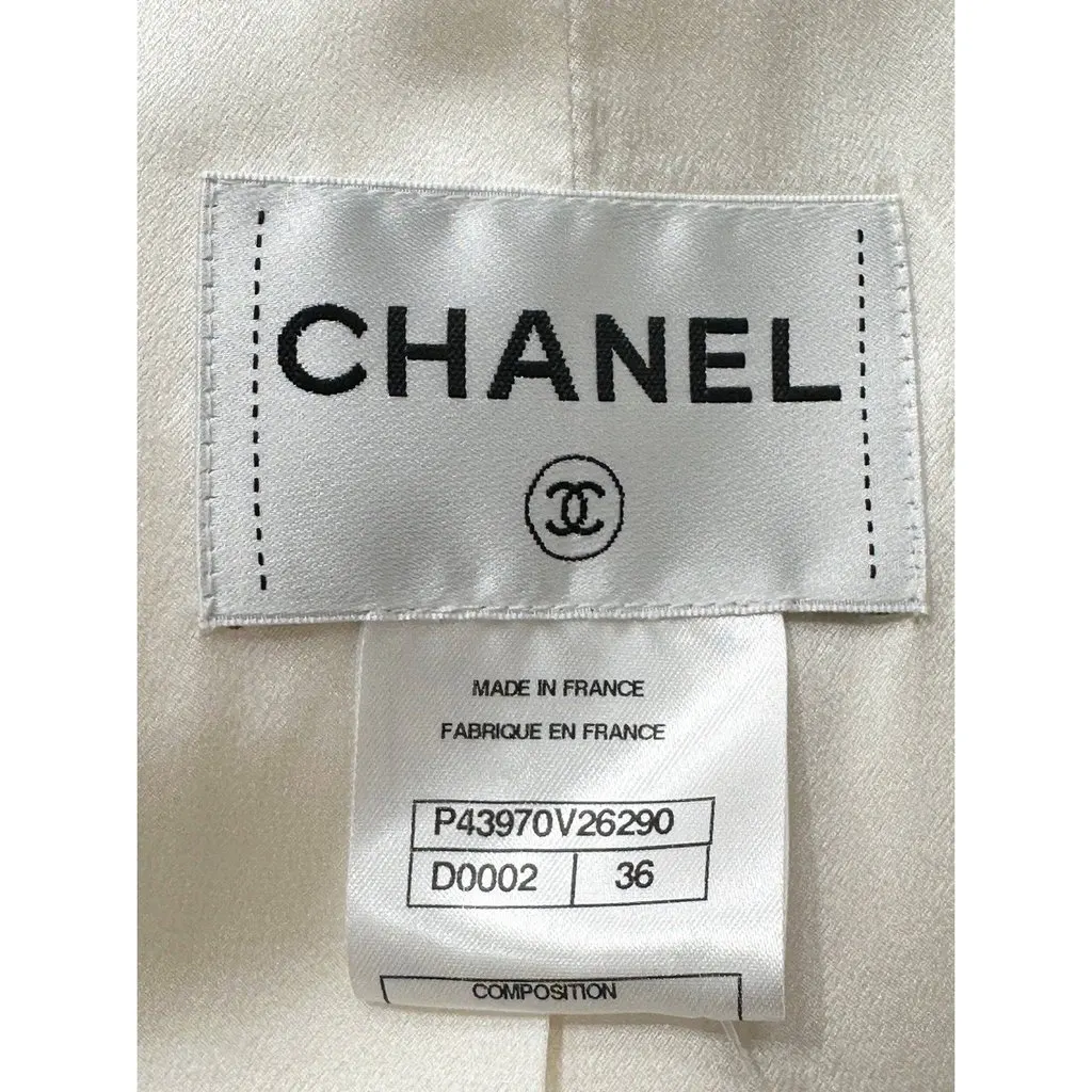 Chanel Chanel Beige Silk Coat Jacket - FR36/S Beige Silk Good - Model View