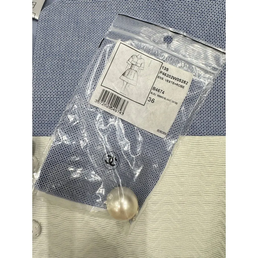 Chanel Chanel Blue Dress with Cape – Spring 2013 Collection – Sz. 36 Pre-owned Blue Cotton Good - Model View