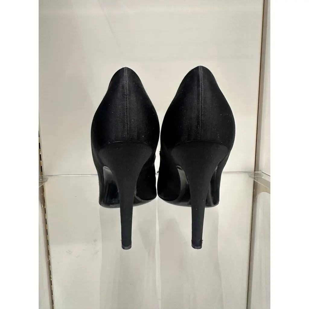 Roger Vivier Black Satin Crystal Buckle Heels Sz.39 pre-owned Black Satin Good - Model View