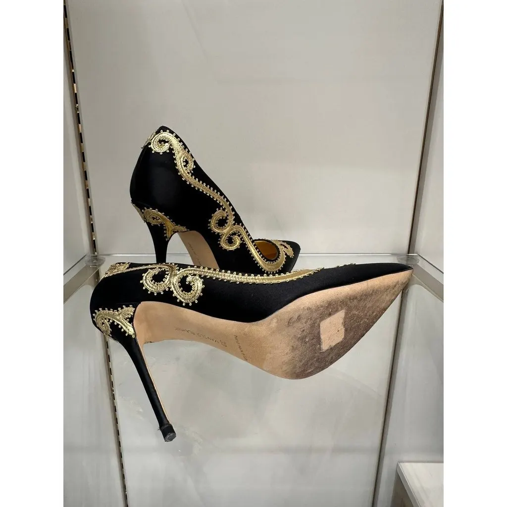 Manolo Blahnik Black & Gold Paisley Satin Pumps - Size 39 Pre-owned Black Satin Good - Inside View