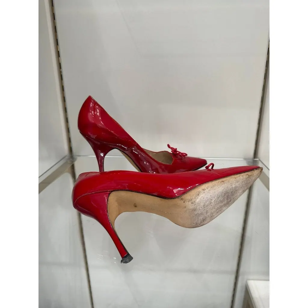Manolo Blahnik Red Patent Leather Pointed Toe Pumps Sz. 39 Pre-owned Red Leather Good - Model View