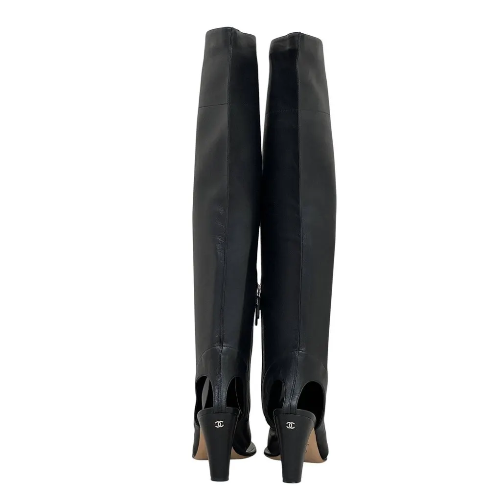Chanel Black Leather Thong Heeled Sandal Boots 38 Pre-owned Black Leather Good - Model View
