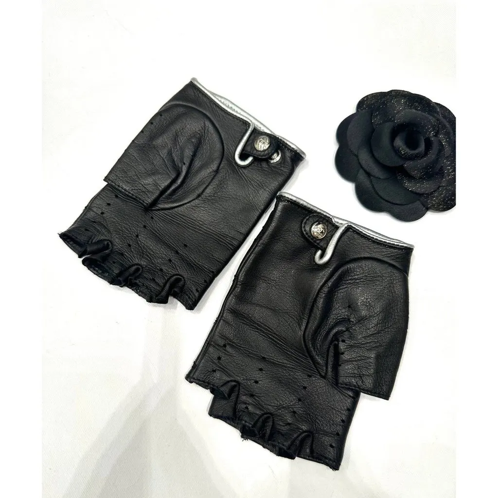 Chanel Quilted Lambskin CC Fingerless Gloves - Black Pre-owned Black Leather Good - Back View