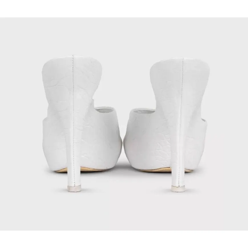 Gianfranco Ferré White Leather Platform Mules sz.37 Pre-owned White Leather Good - Model View