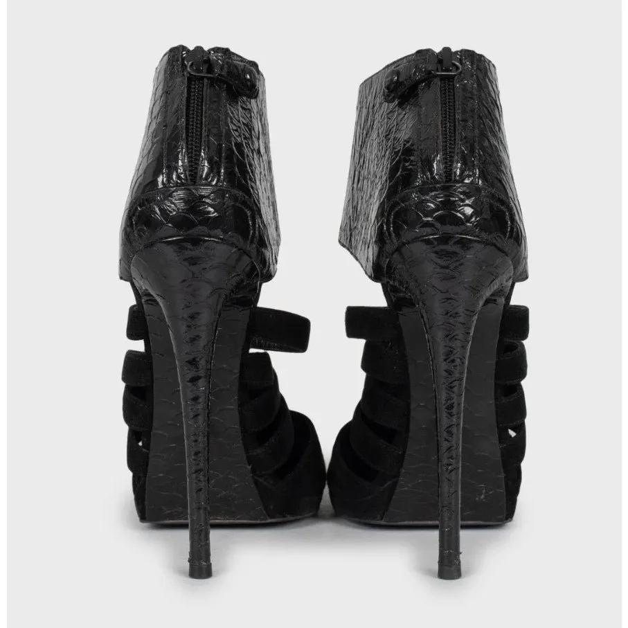 Balenciaga Black Leather & Suede Ankle Boots Size 40 Pre-owned Black Leather Good - Model View