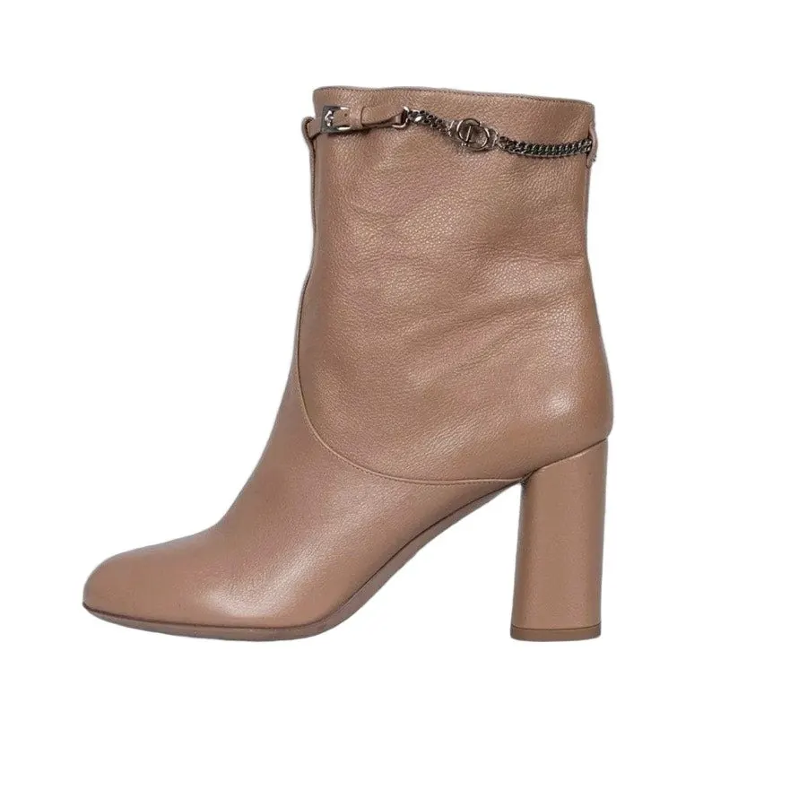 Christian Dior Brown Leather Chain Ankle Boots 38.5 Pre-owned Brown Leather Good - Front View