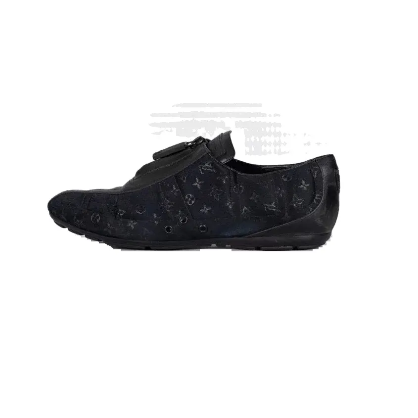 Louis Vuitton Black Signature Print Textile Sneakers EU 38 Pre-owned Black Leather Good - Front View