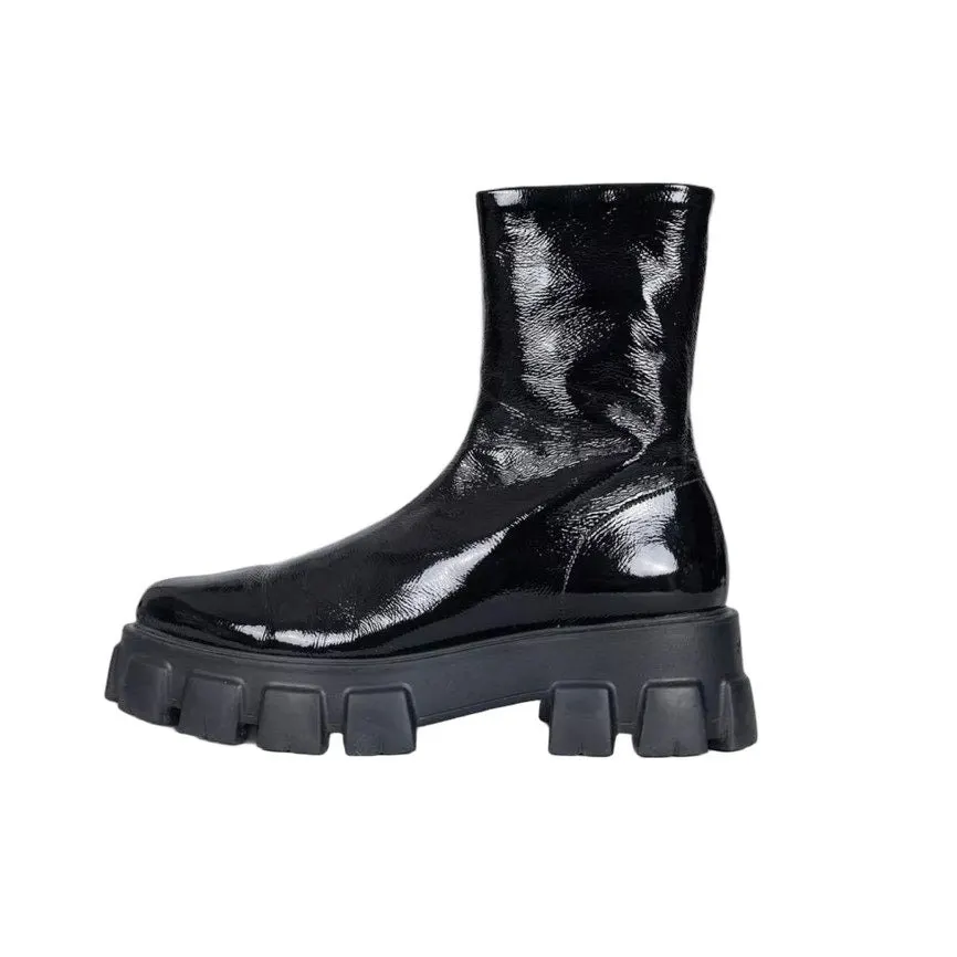 PRADA Black Glossy Leather Ankle Boots - EU 39 Pre-owned Black Leather Good - Front View