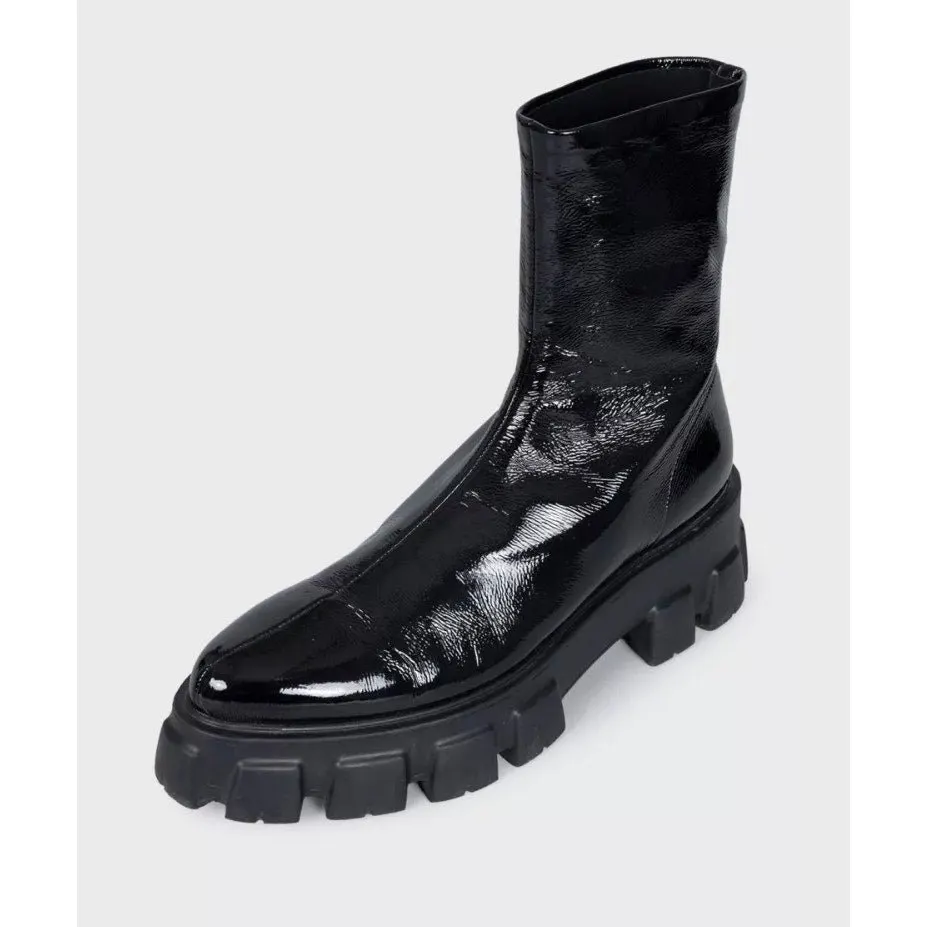 PRADA Black Glossy Leather Ankle Boots - EU 39 Pre-owned Black Leather Good - Inside View