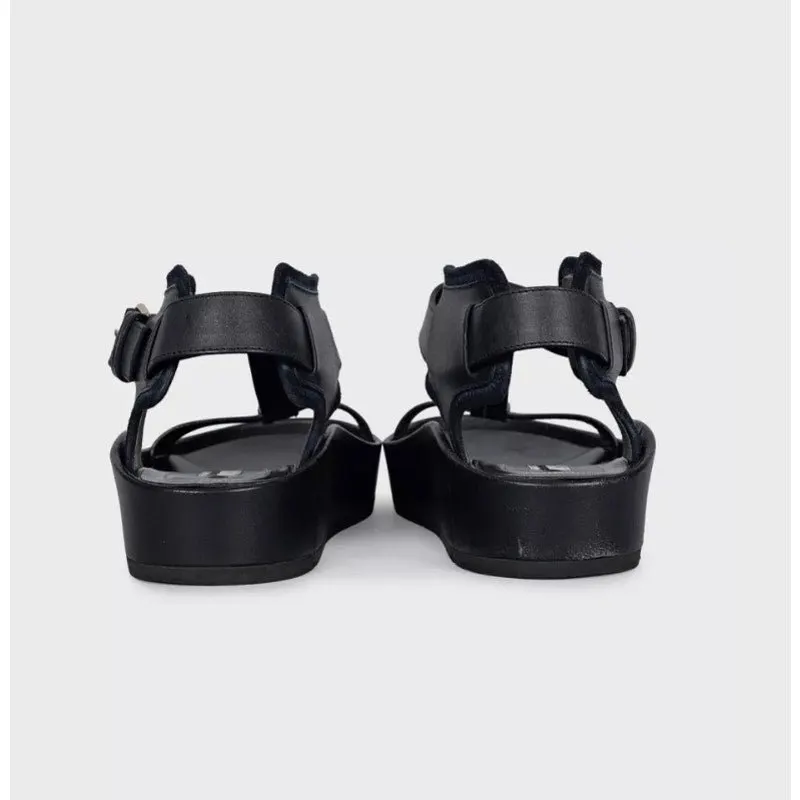 Balenciaga Black Leather Silver-Tone Sandals, EU 38 Pre-owned Black Leather Good - Model View