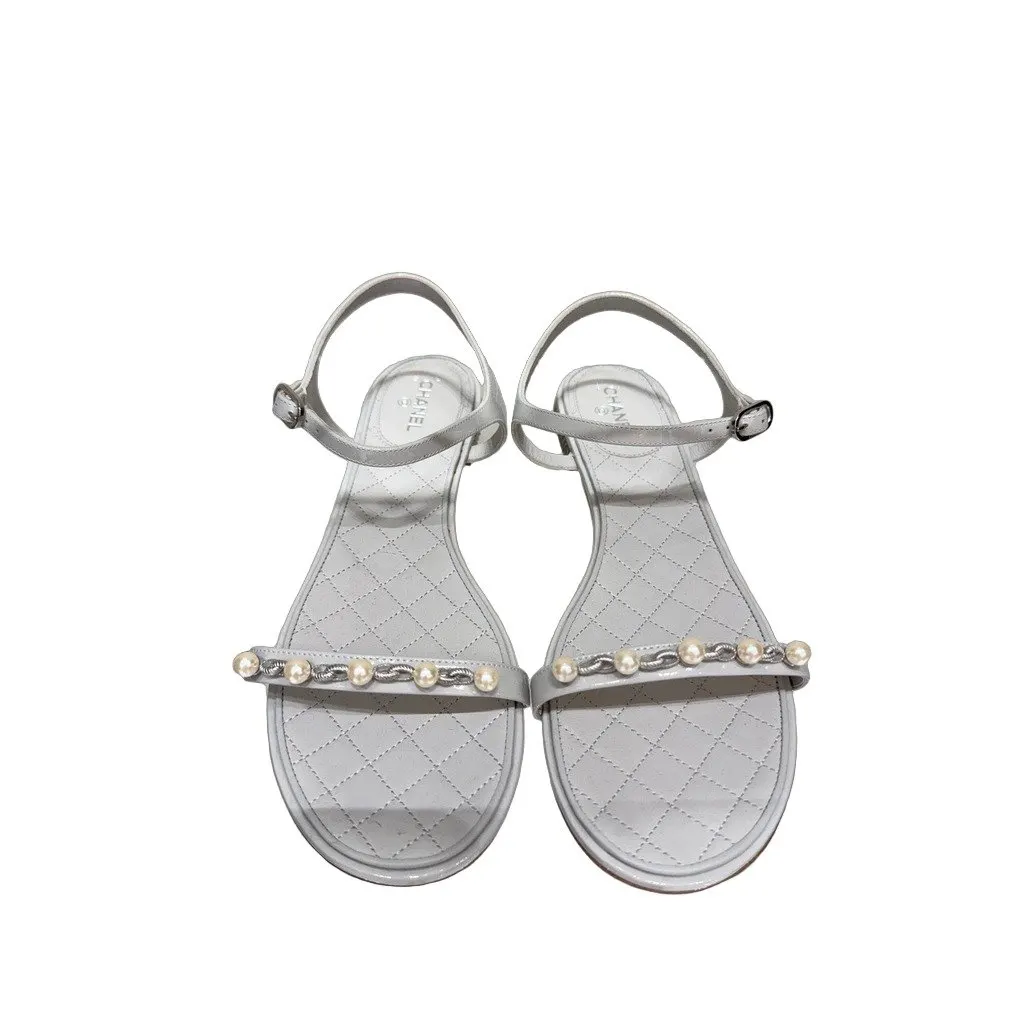 Chanel NWOB Chanel White Patent Pearl Chain Embellished Sandals Sz.41 Pre-owned