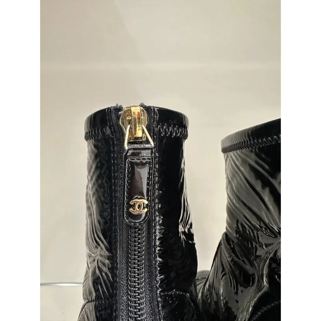 Chanel Cruise 2022 Black Patent Leather Ankle Boots Size 41 Pre-owned Black Leather Good - Inside View