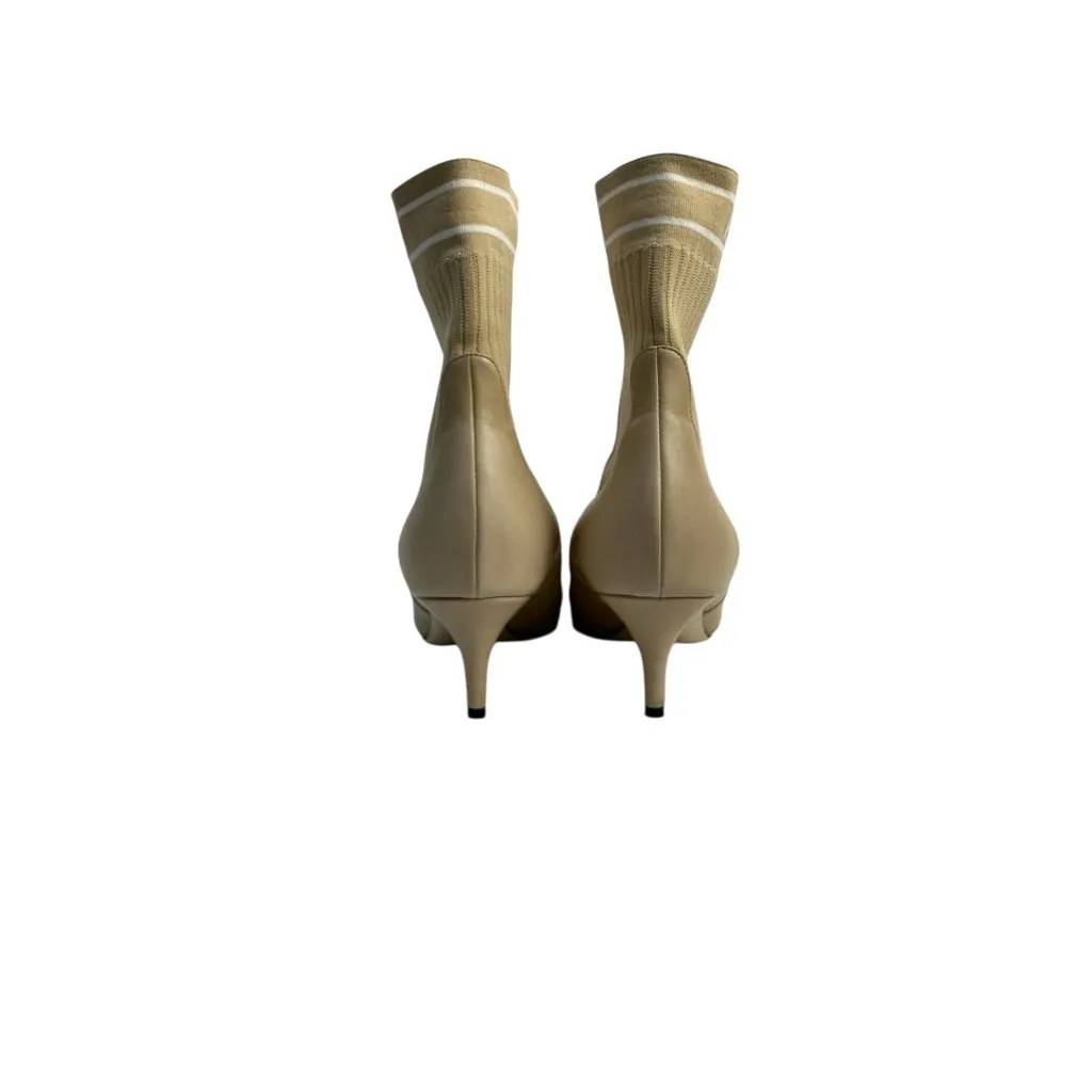 Fendi beige ankle boots with stretch-knit panel Sz.38 Pre-owned Beige Leather Good - Model View