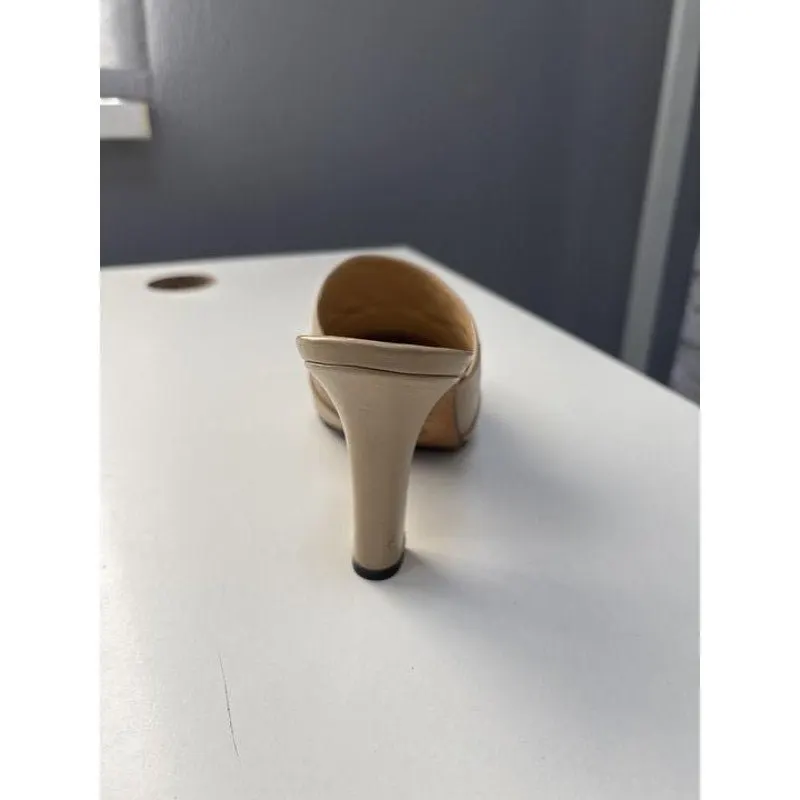 Chanel Beige & Black Leather Mules Size 40 Pre-owned Black Leather Good - Inside View