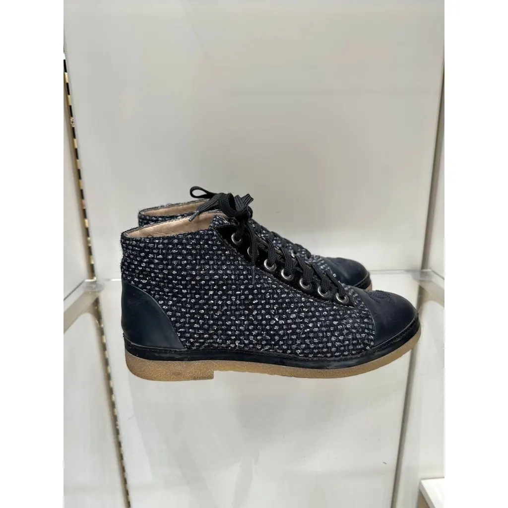 Chanel Tweed & Leather High-Top Sneaker Sz.36,5 Pre-owned Black Tweed Good - Inside View