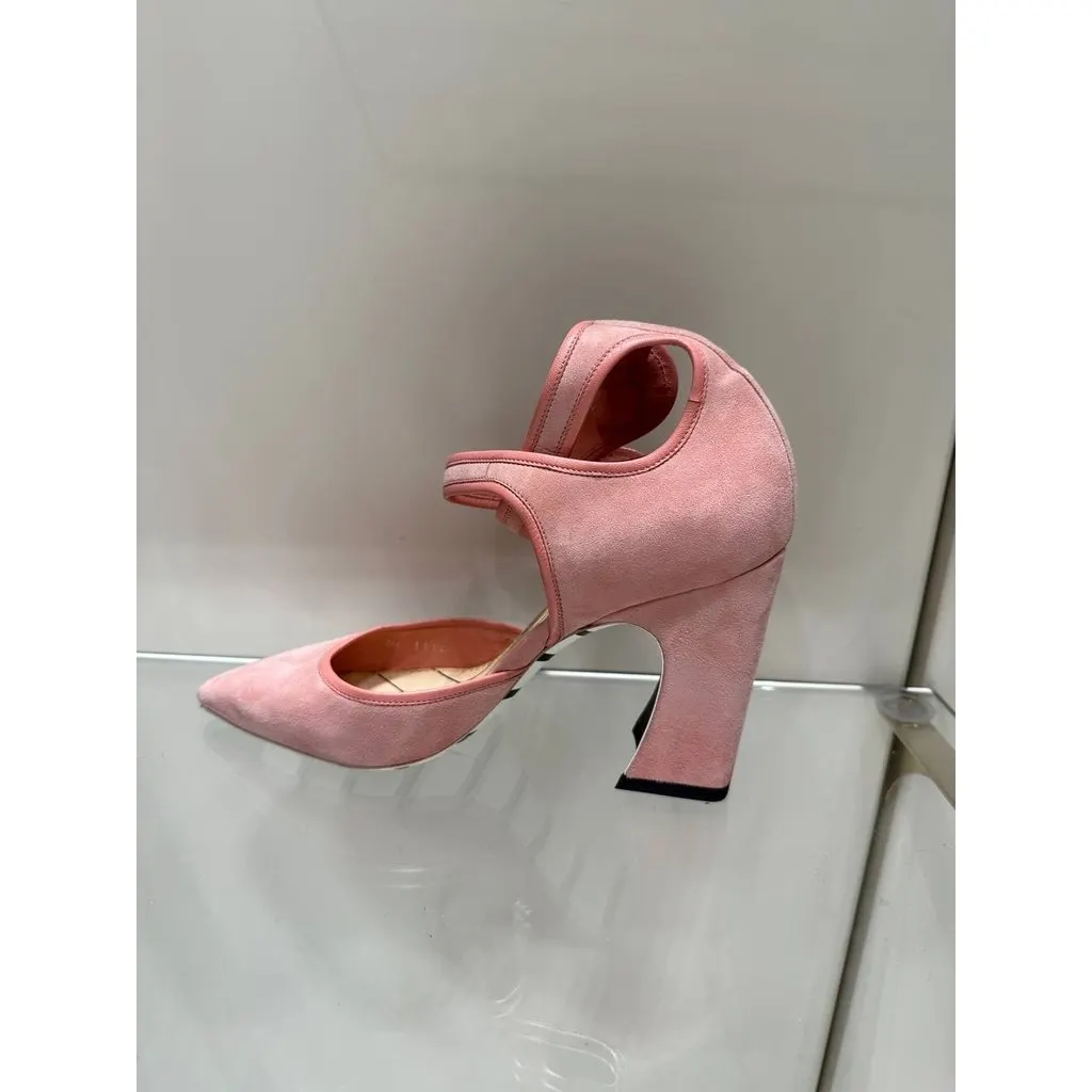 Louis Vuitton Pink Suede LV Circle Pumps EU 38 Pre-owned Pink Suede Good - Back View