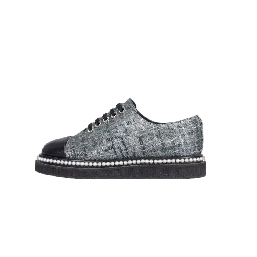Chanel Silver Derby Lace-Up Shoes - EU 36 Pre-owned Silver Lace Good - Front View