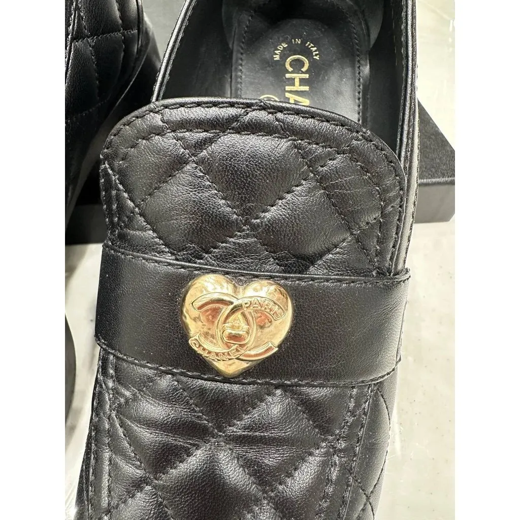 Chanel 23C Paris–Monte Carlo Quilted CC Heart Loafers Sz.39 Pre-owned Black Leather Good - Back View