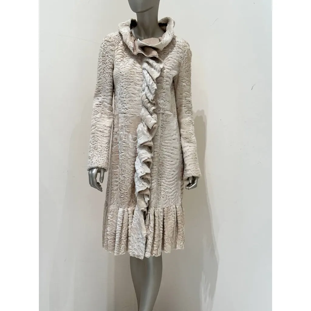Giambattista Valli Lamb Ruffle Coat IT 38 Pre-owned White Good - Model View