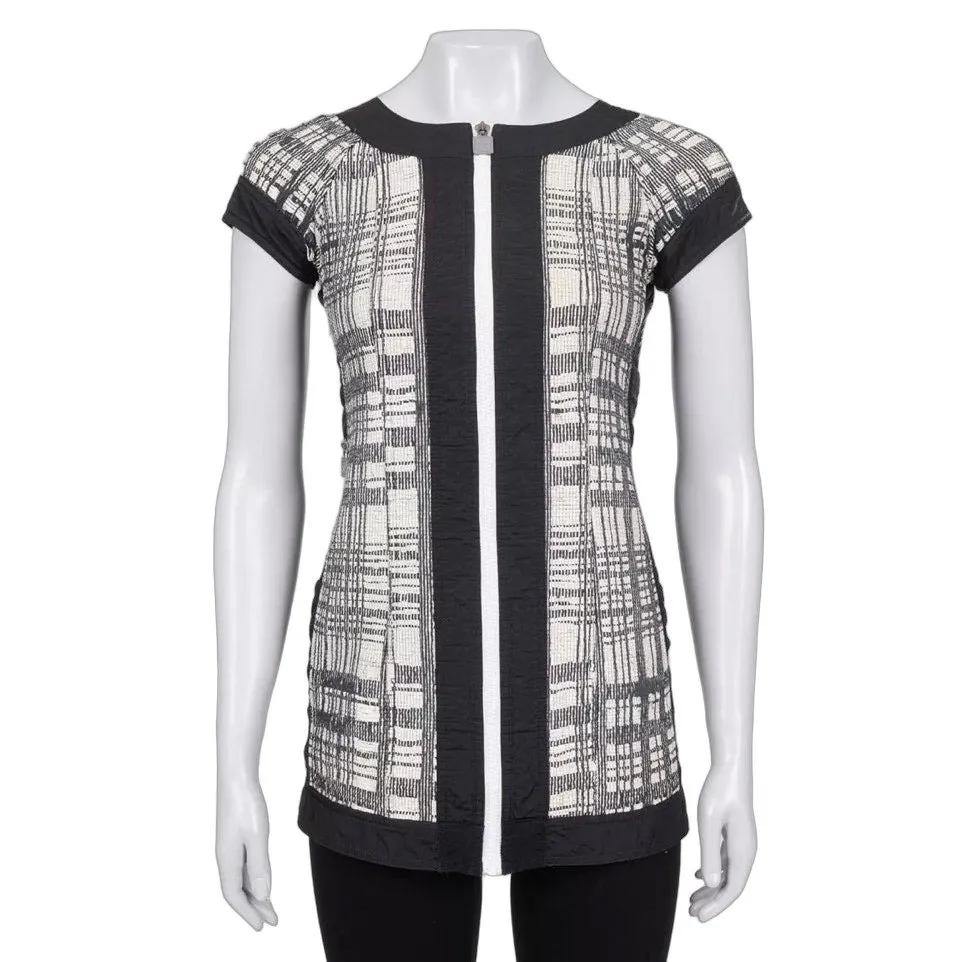 Chanel Vintage Black & White Short Sleeve Zip Cardigan FR 34 / XS Preo-wned Black Cotton Good - Front View