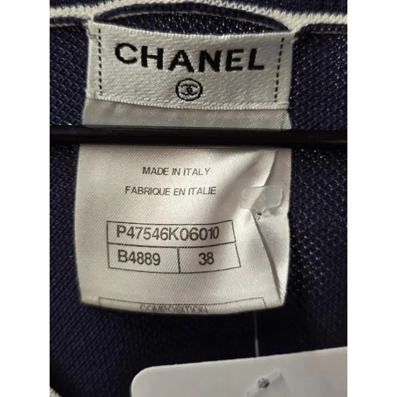 Chanel Blue Cotton T-Shirt with White Contrast Trim Sz.38 Pre-owned White Cotton Good - Box View