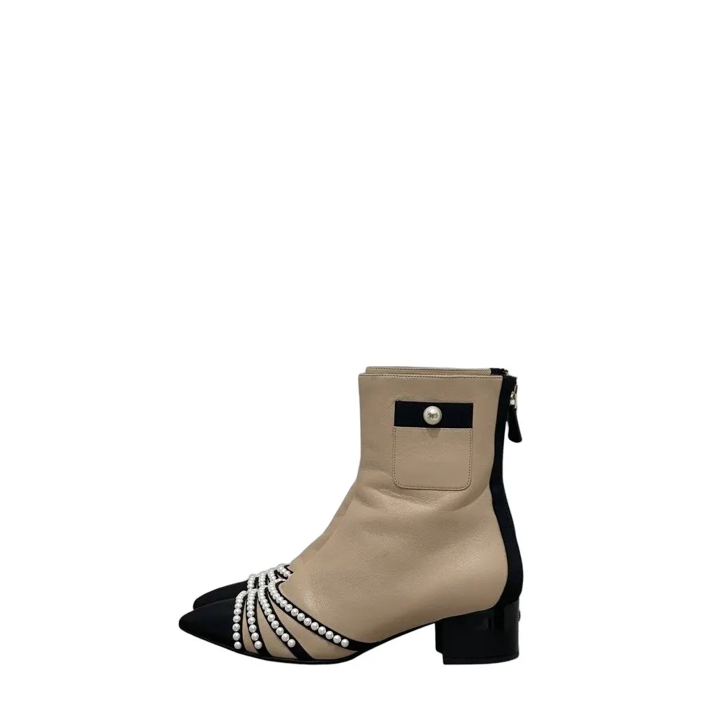 Chanel CC Cap Toe Pearl Embellished Ankle Boots Sz.38.5 Pre-owned Black Leather Good - Front View