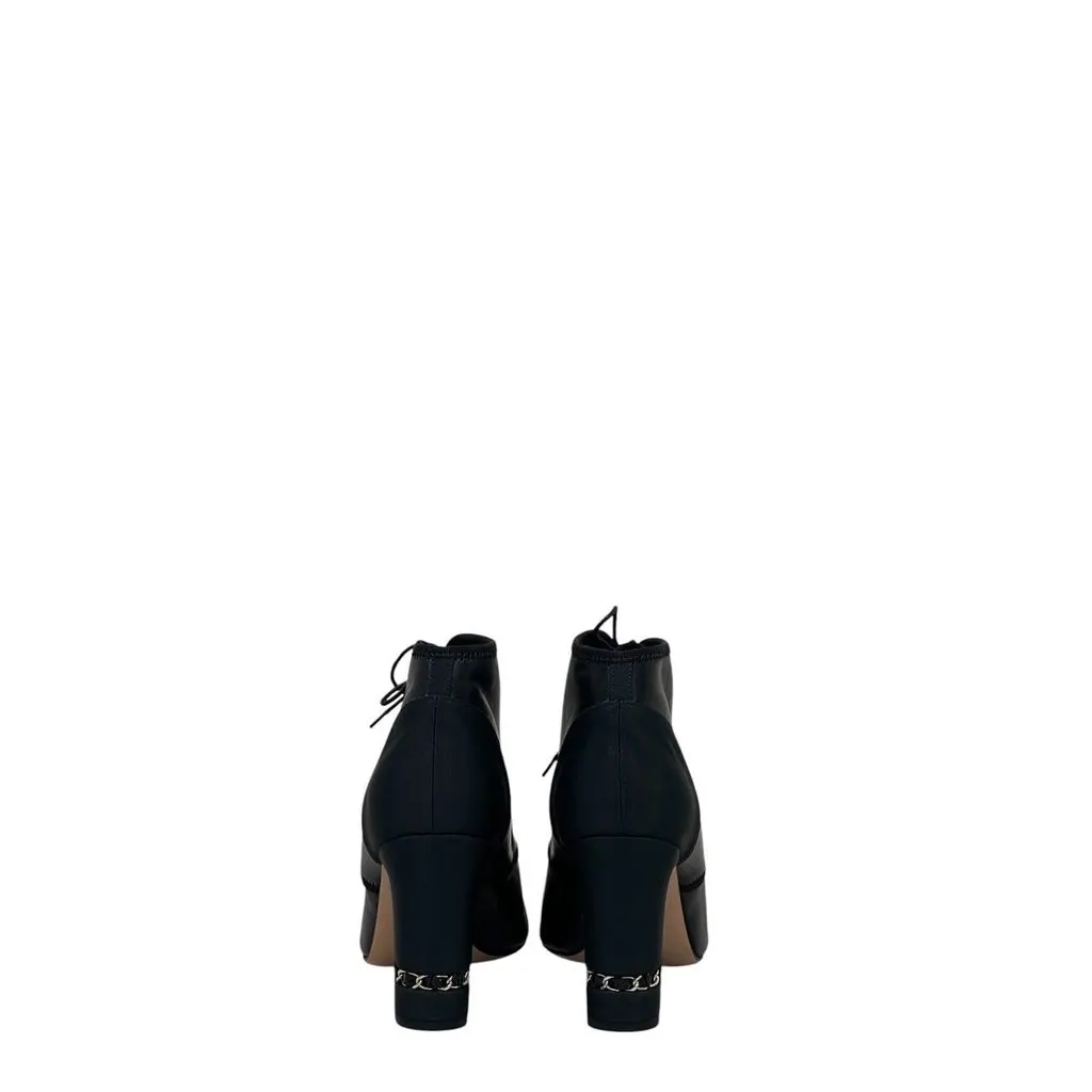 Chanel Black Leather Chain Ankle Boots – EU 41 Pre-owned Black Leather Good - Model View