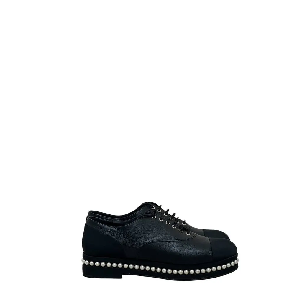 Chanel 2017 Black Leather Pearl Platform Sneakers Sz.41 Pre-owned Black Leather Good - Back View