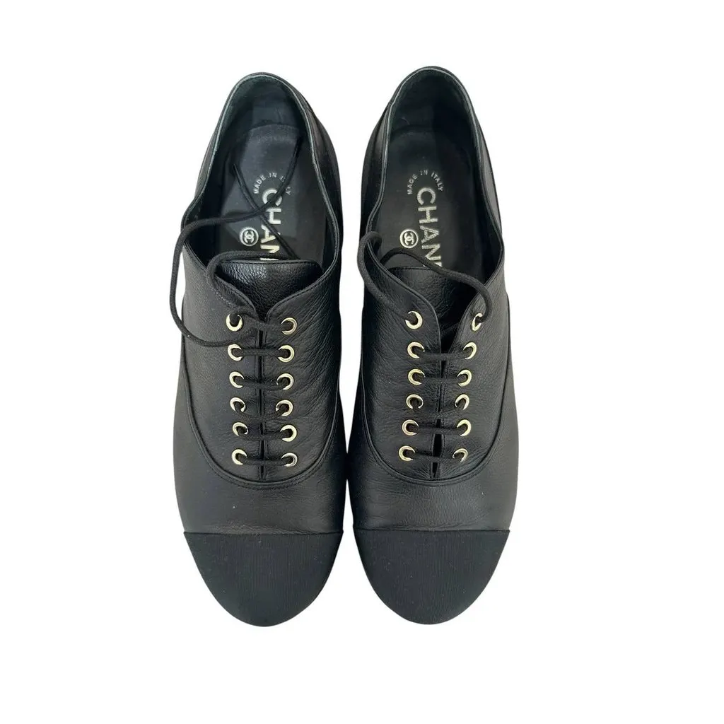 Chanel 2017 Black Leather Pearl Platform Sneakers Sz.41 Pre-owned Black Leather Good - Inside View