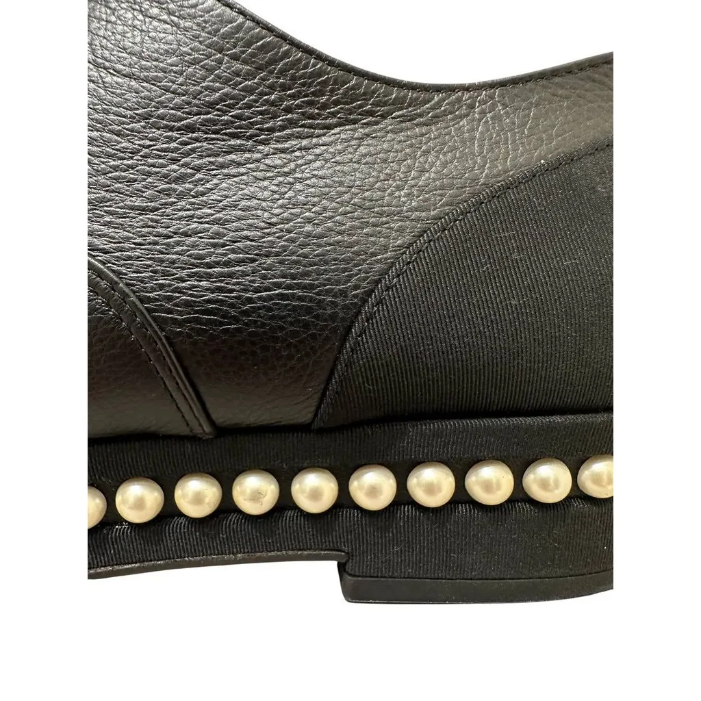 Chanel 2017 Black Leather Pearl Platform Sneakers Sz.41 Pre-owned Black Leather Good - Model View