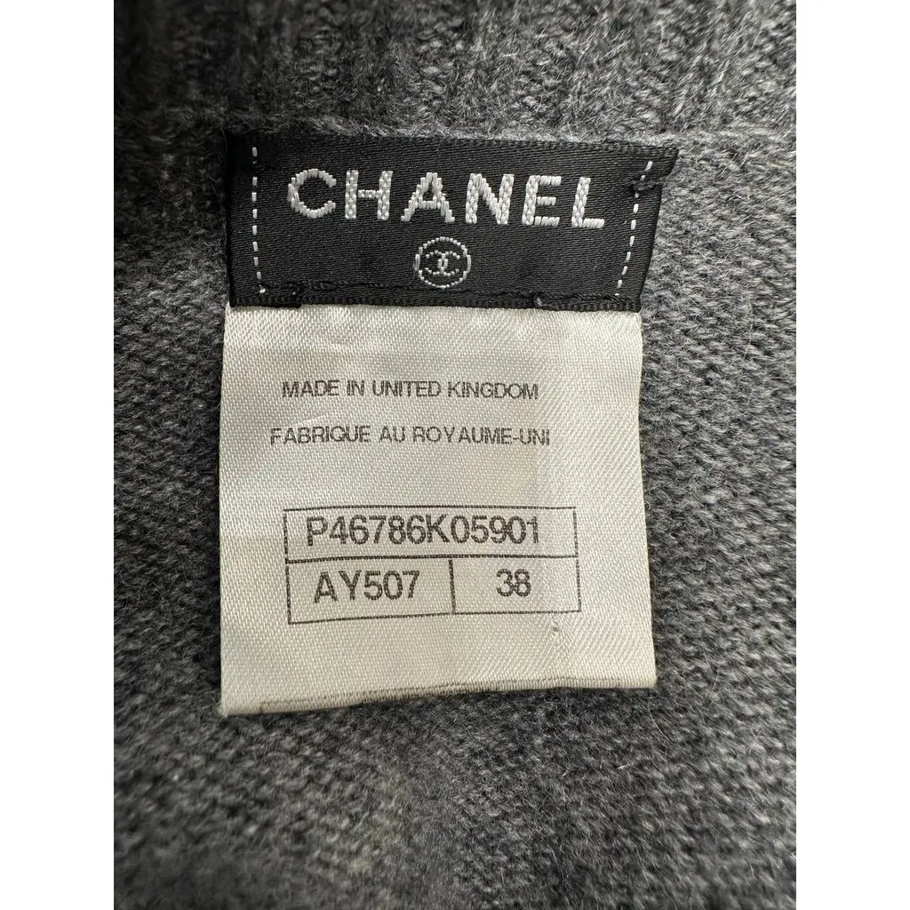 you　CHANEL カシミヤ100% Chanel 100% Cashmere CC Turn Lock Gray | Libas Collective