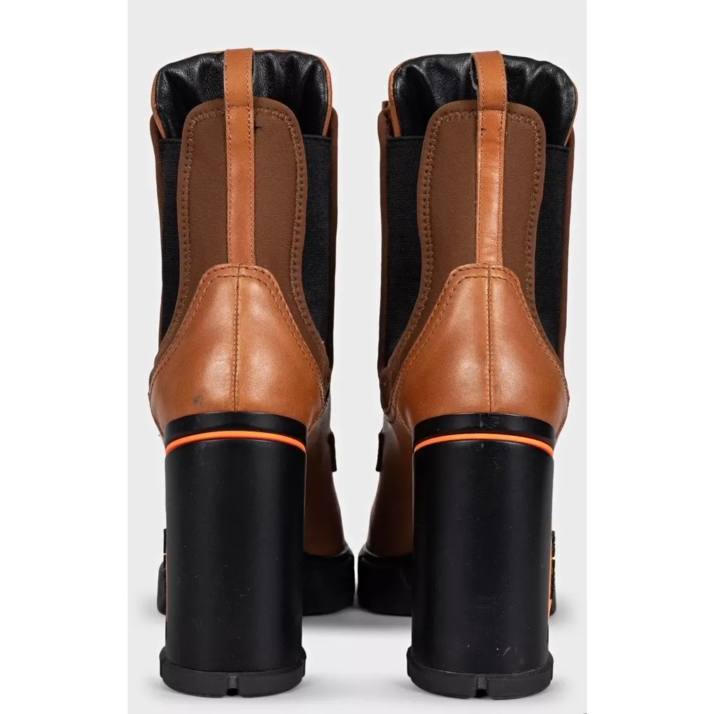 Prada Brown Leather Lace-Up Ankle Boots - EU 37 Pre-owned Brown Leather Good - Model View