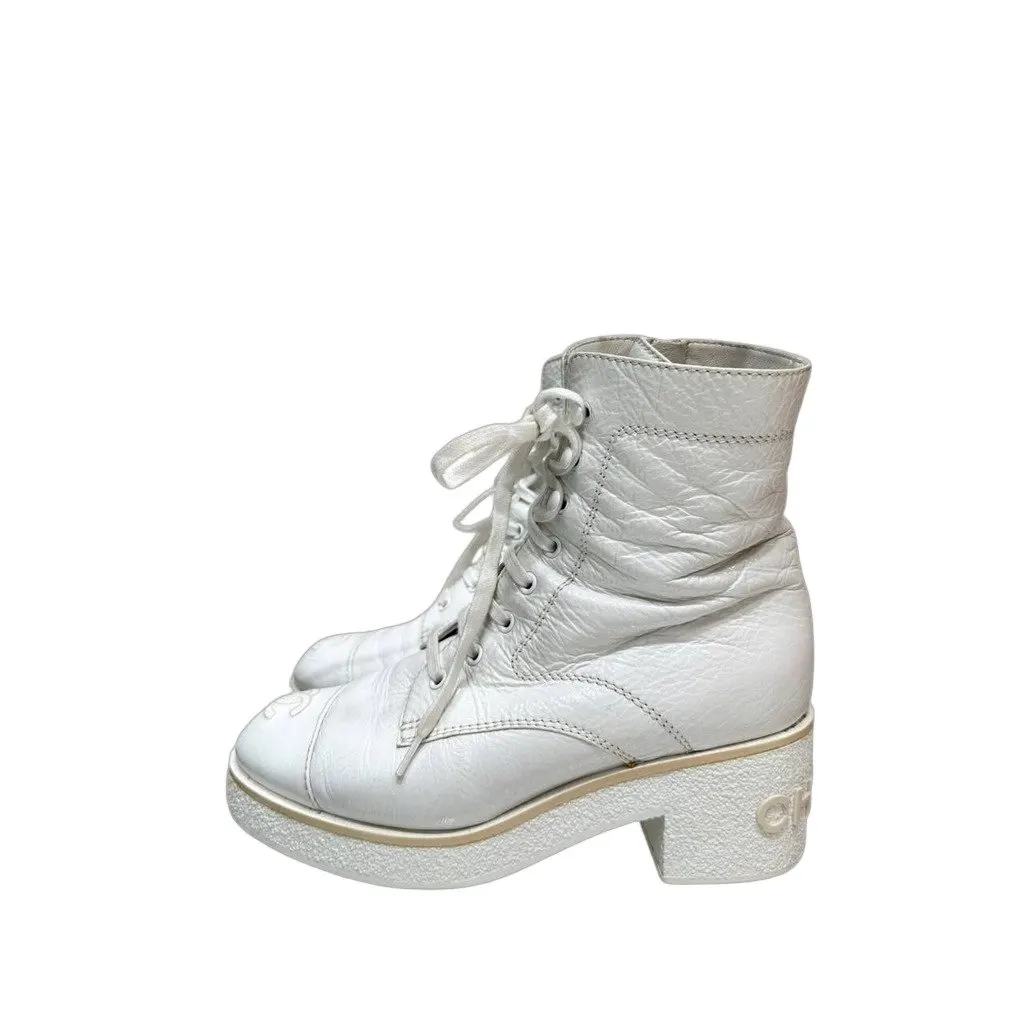 Chanel 'Ready Steady' White Leather Lace-Up Boots 37.5 Pre-owned White Leather Good - Front View