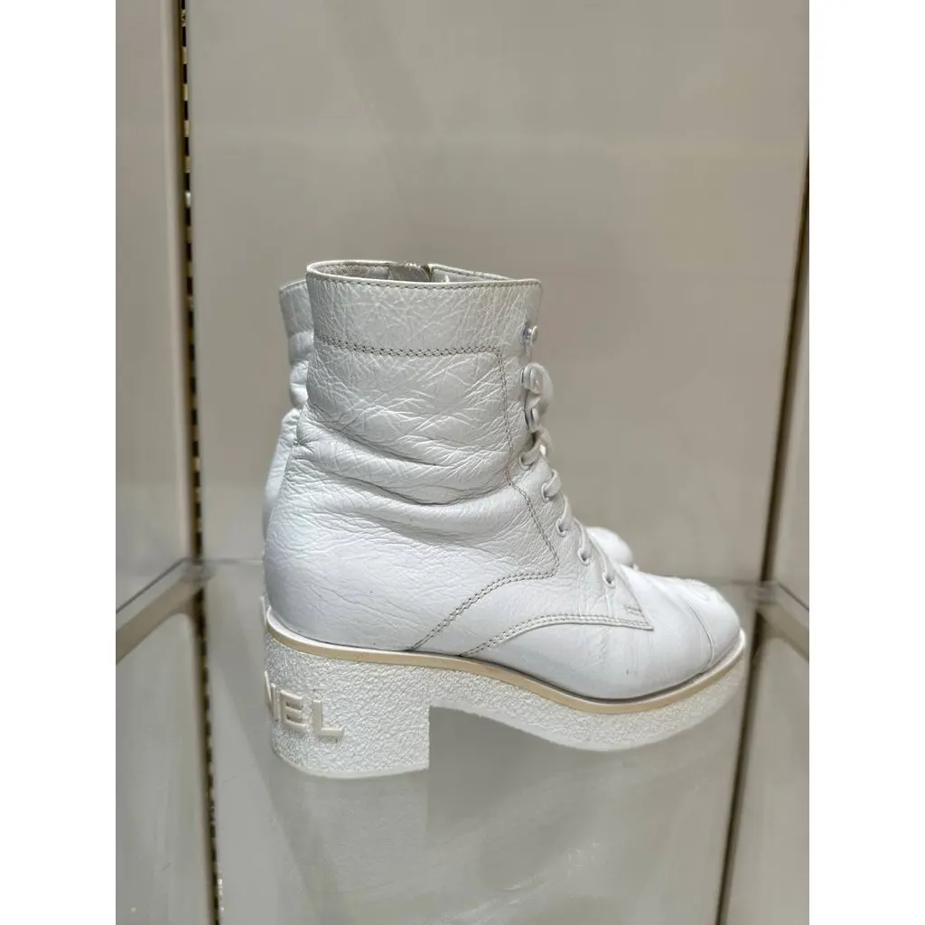 Chanel 'Ready Steady' White Leather Lace-Up Boots 37.5 Pre-owned White Leather Good - Back View