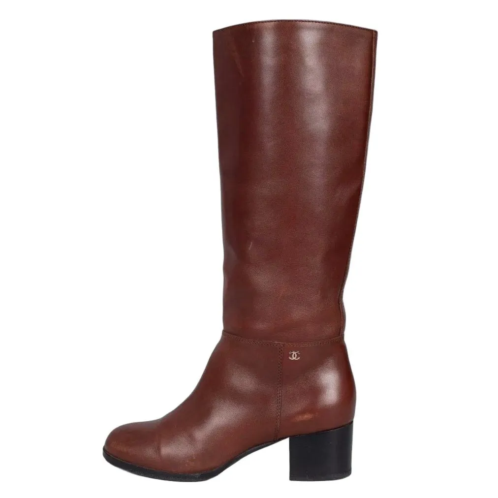Chanel Brown Leather Mid-Heel Boots - EU 40 Pre-owned Brown Leather Good - Front View