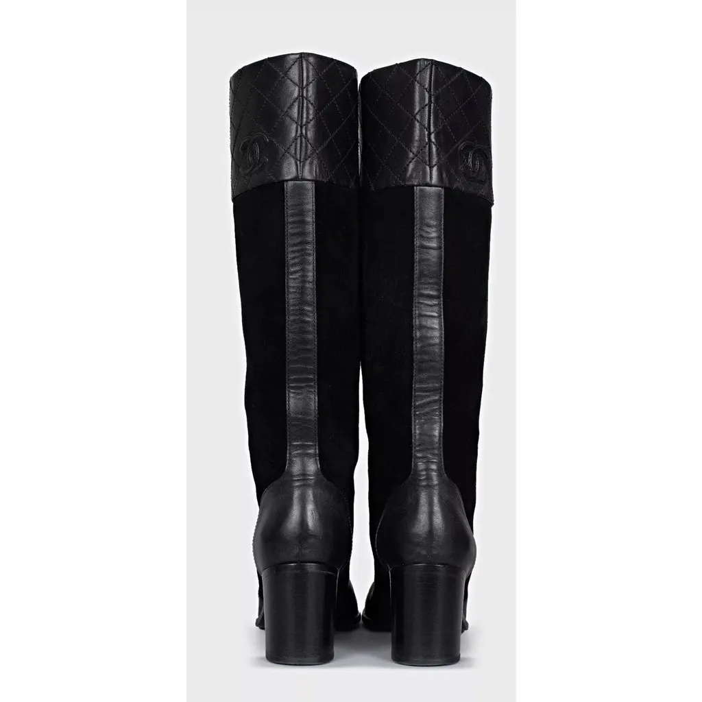 Chanel Black Suede & Leather Block Heel Boots EU 37 Pre-owned Black Suede Good - Model View