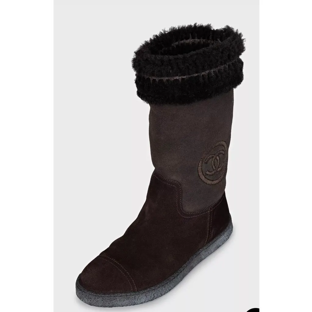 Chanel Brown Suede Fur Lined Boots - EU 37 Pre-owned Brown Suede Good - Inside View