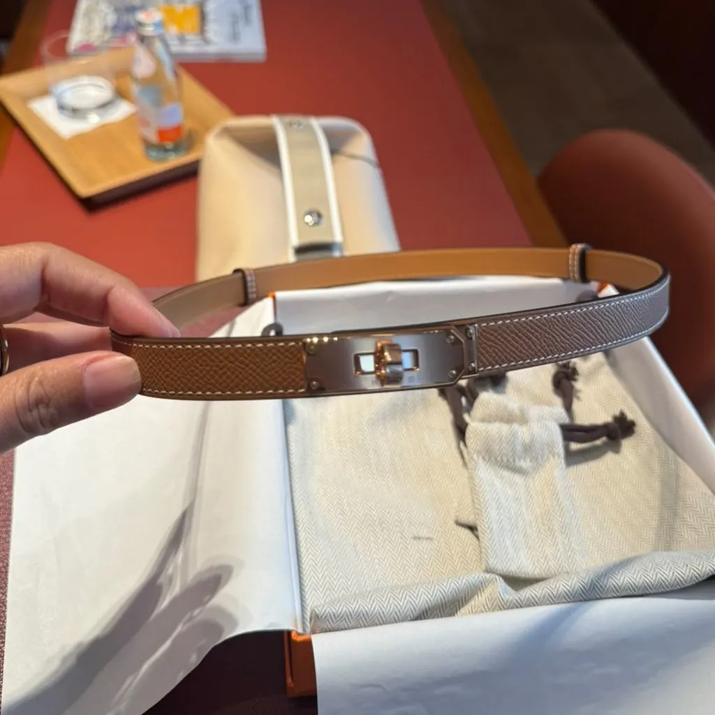 Hermès Kelly Camel Leather Never worn, with tag - Inside View