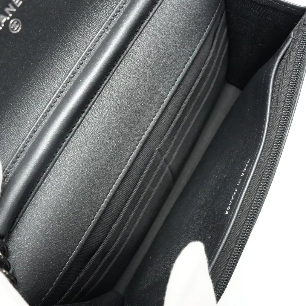 Chanel Classic Wallet On Chain So Black Lambskin Black Leather Never worn - Model View