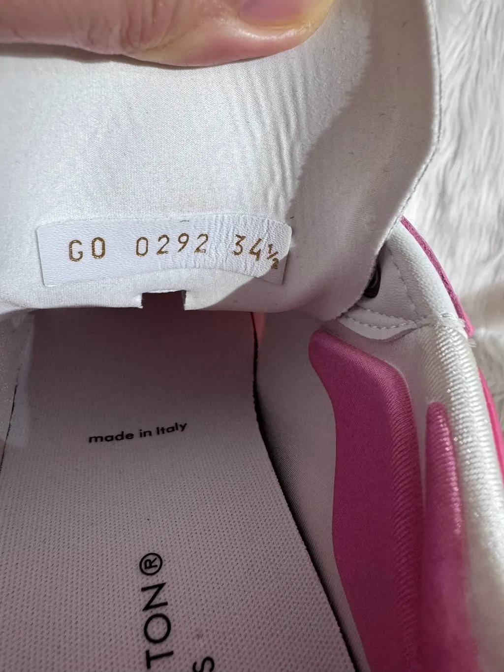 Louis Vuitton Run 55 Pink Monogram Sneakers  size 34.5 Pink Good - Box View